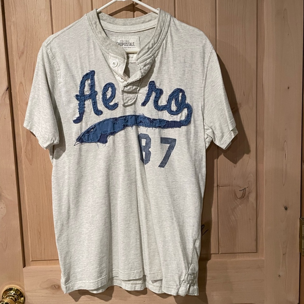 123 Aeropostale Men’s Large Light Gray Shirt. GUC